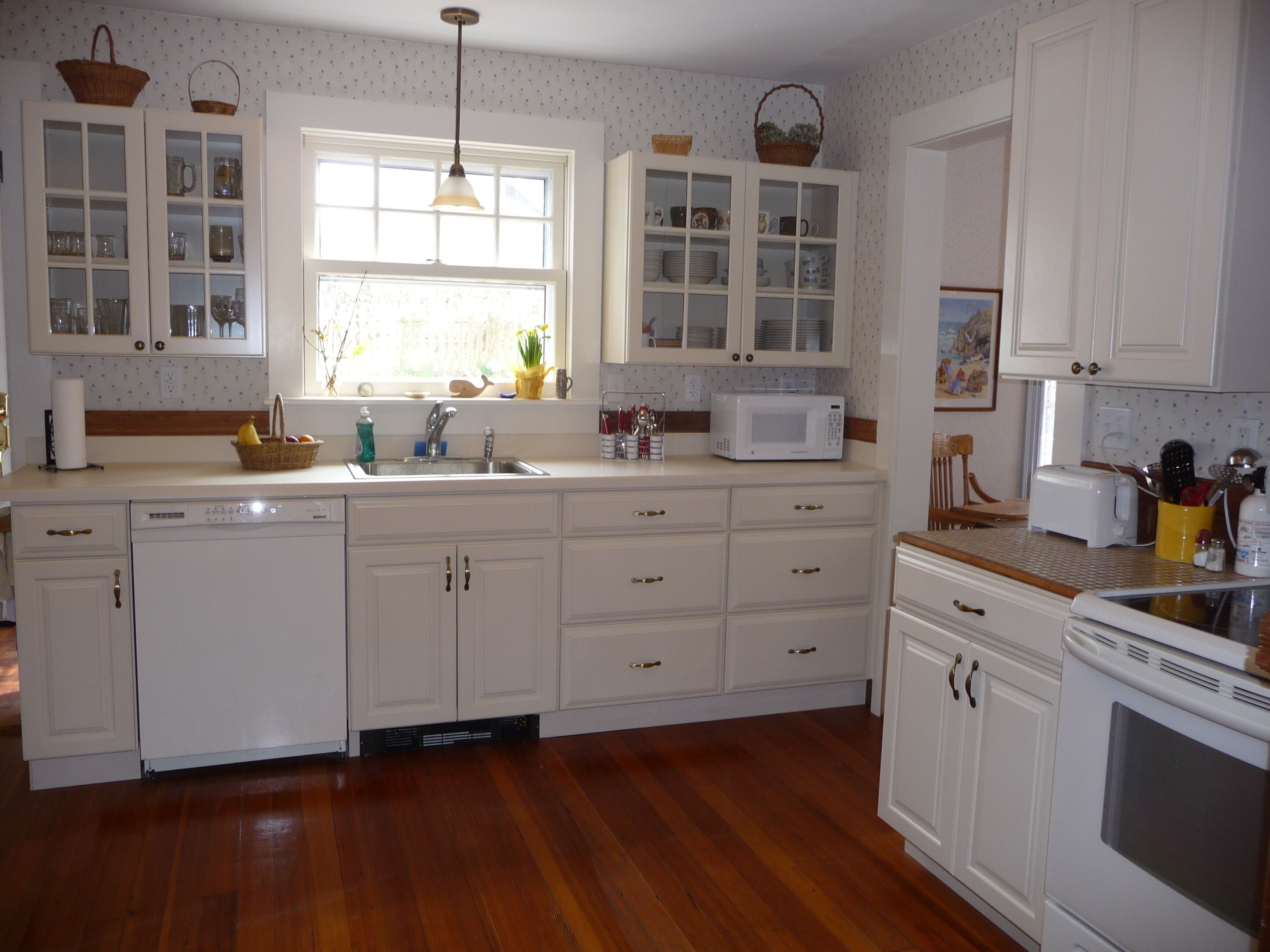 Charming Nantucket Victorian  5 Bedroom