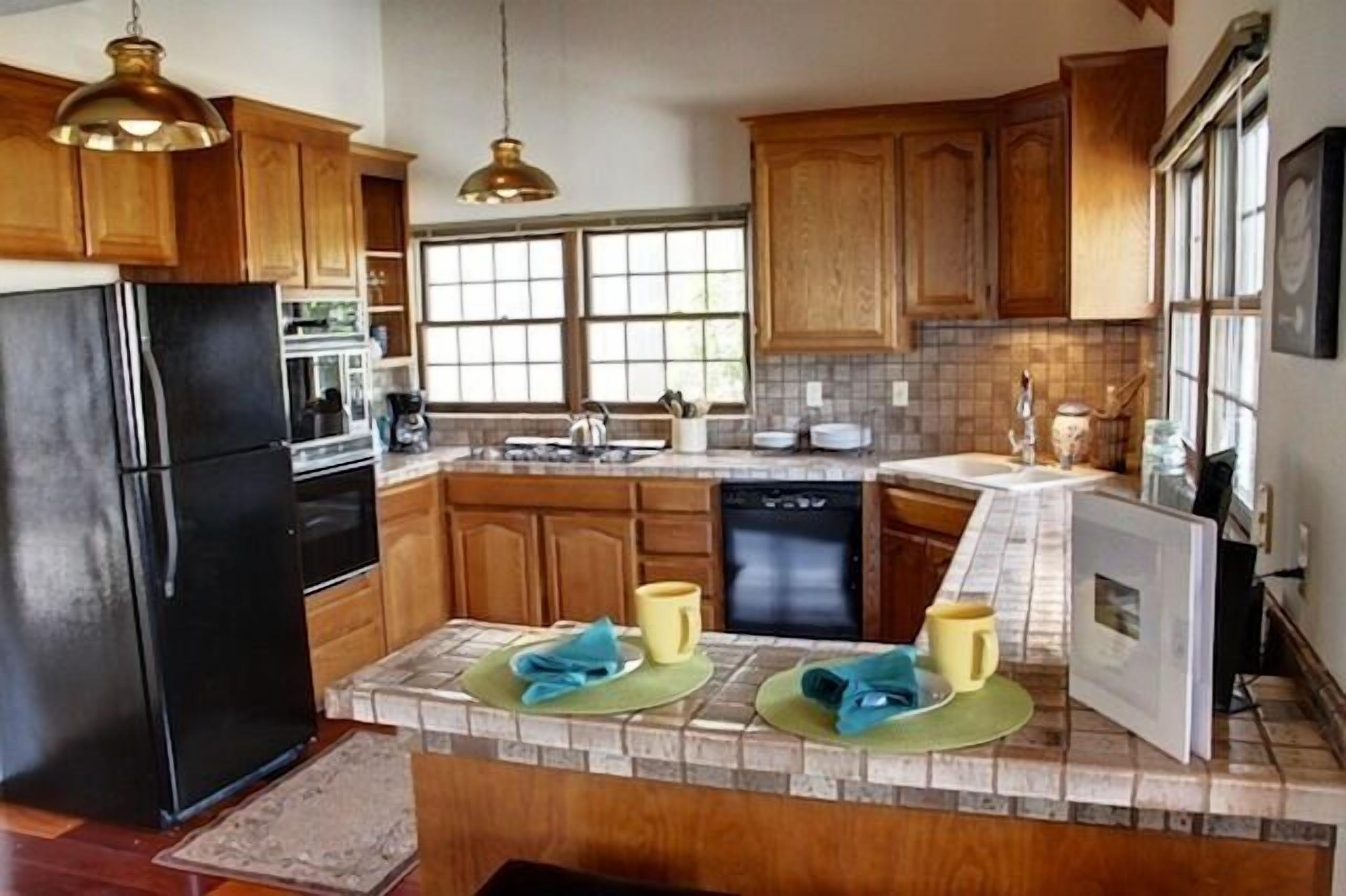 Fresh Ocean Air Lover's Point Beach House Steps to Beach and More!