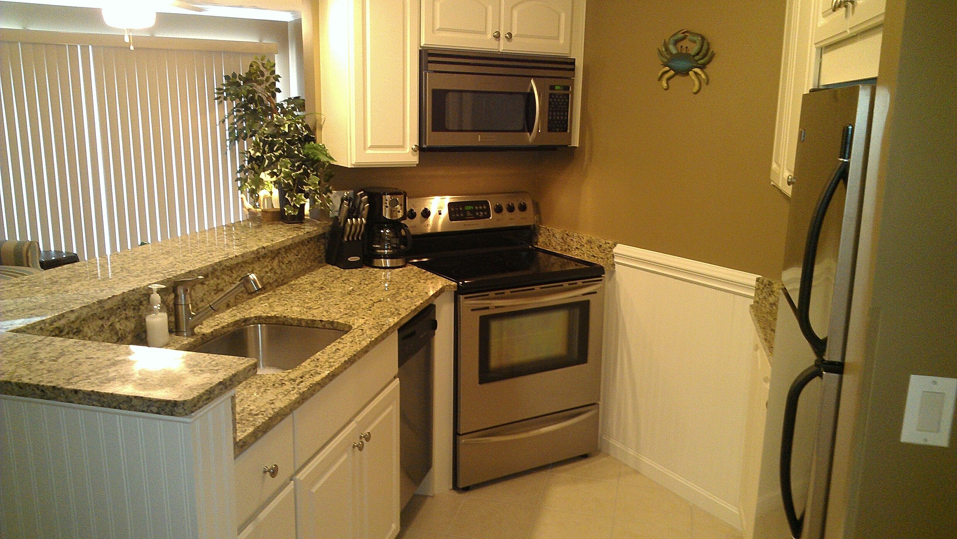 Bay Front Condo w/ Pool One Block from the Beach!