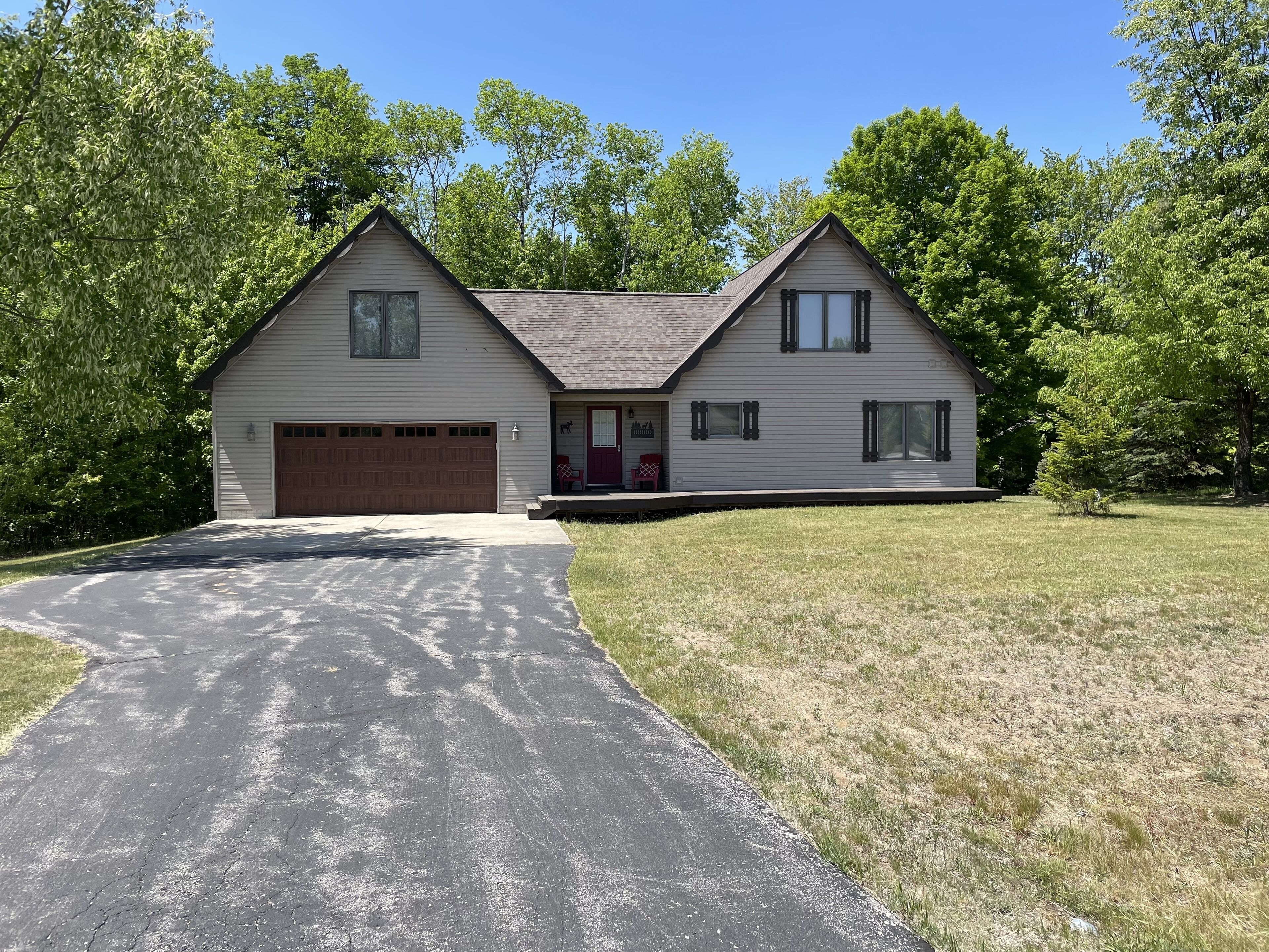 Adorable Crystal Mountain Home for your Northern Michigan Vacation