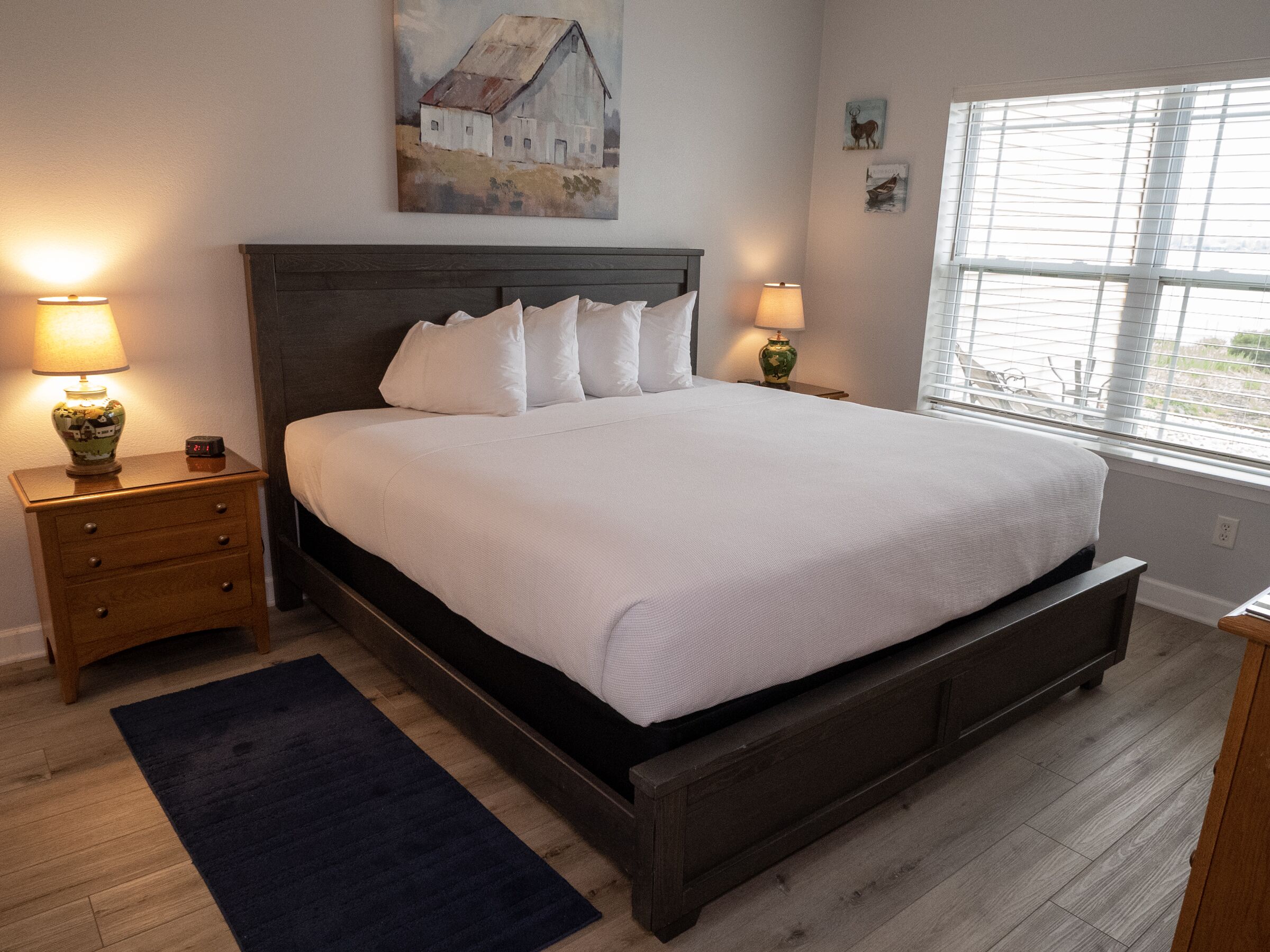 111 - 2 Bedroom Lake View Condo w/Patio