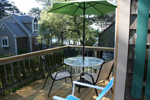 Quaint Cottage with Water View