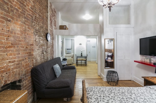チャーミングスタジオロフトアパートソーホー/ブロードウェイ/ NYUからの距離を歩いて！