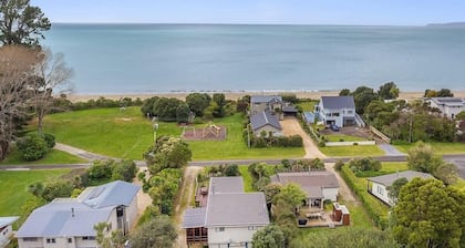 Parapara Beach Escape