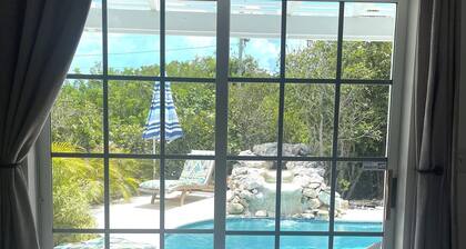 Palm Breeze Bay Cottage