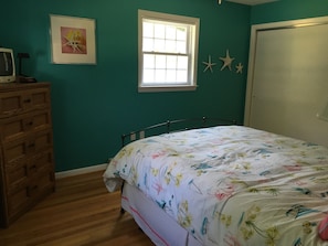 3 bedrooms, iron/ironing board, free WiFi, bed sheets - Hawks Nest Beach Home (Old Lyme)