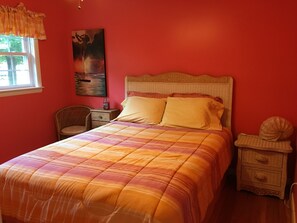 3 bedrooms, iron/ironing board, free WiFi, bed sheets - Hawks Nest Beach Home (Old Lyme)