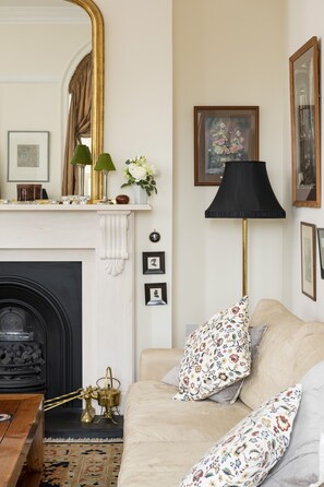 TV, fireplace, books, video library - A  stylish and sophisticated property centrally located in Howth (Howth)