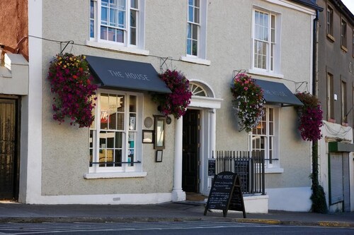 A  stylish and sophisticated property centrally located in Howth