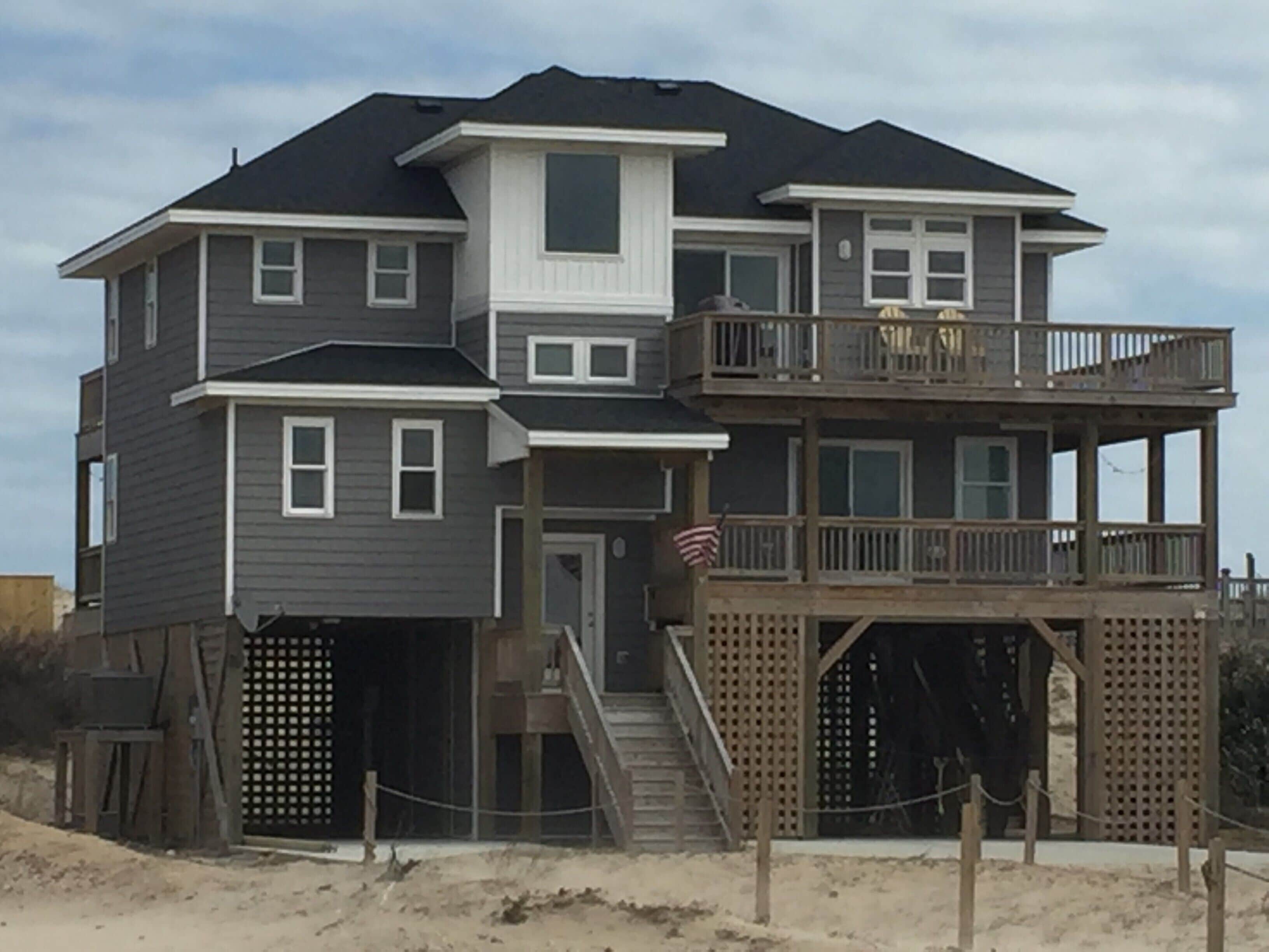 A TRUE ocean front home - private POOL, SPA, Pet friendly, Must have 4WD