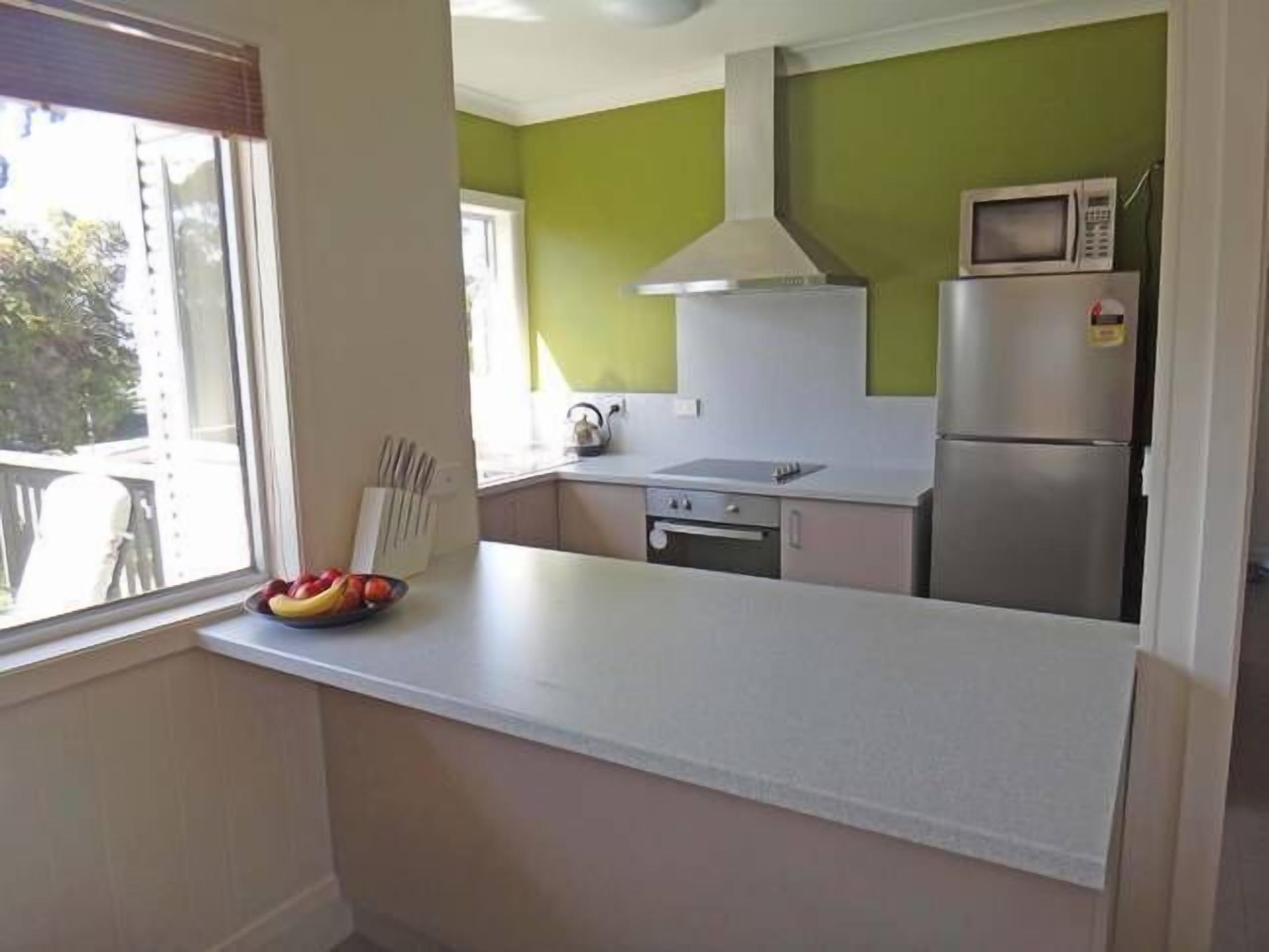 Binalong Beach House — image 8