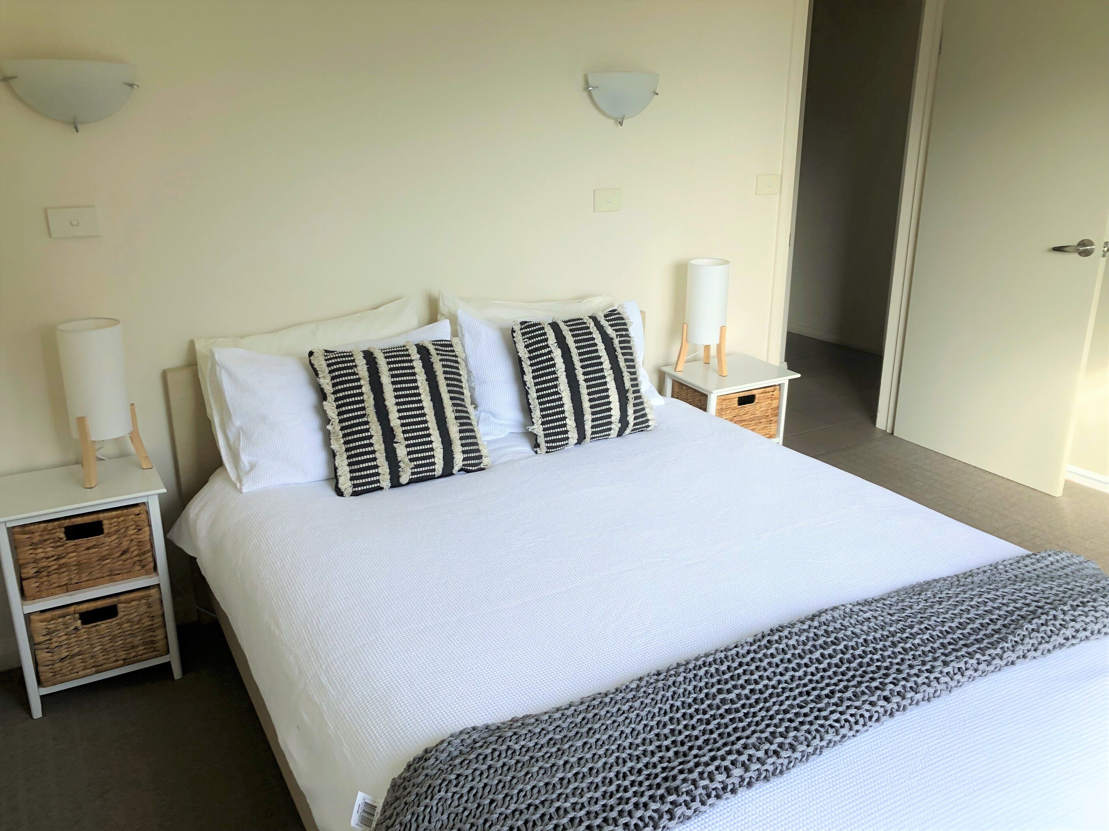 Binalong Beach House — image 6