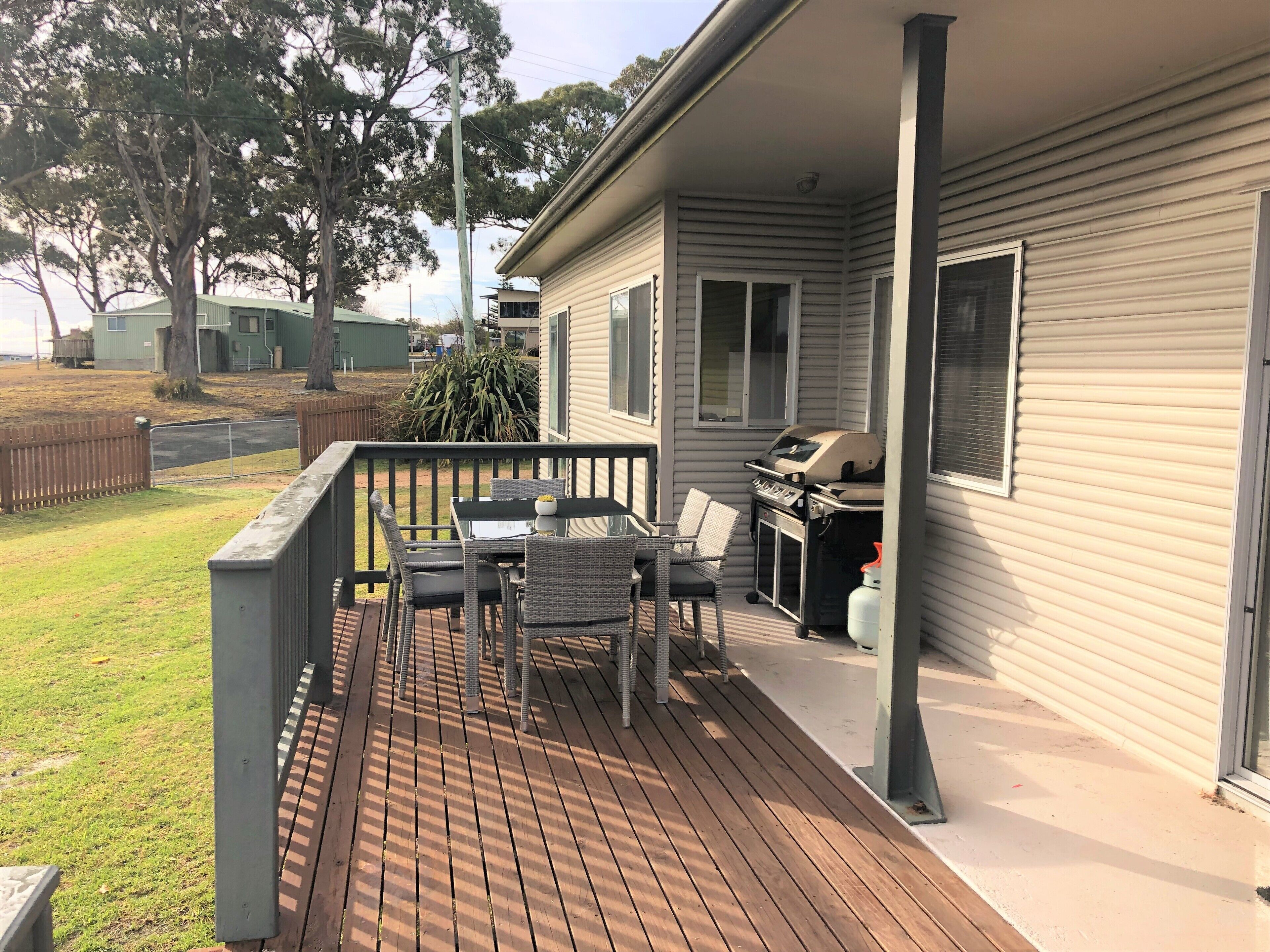 Binalong Beach House — image 11