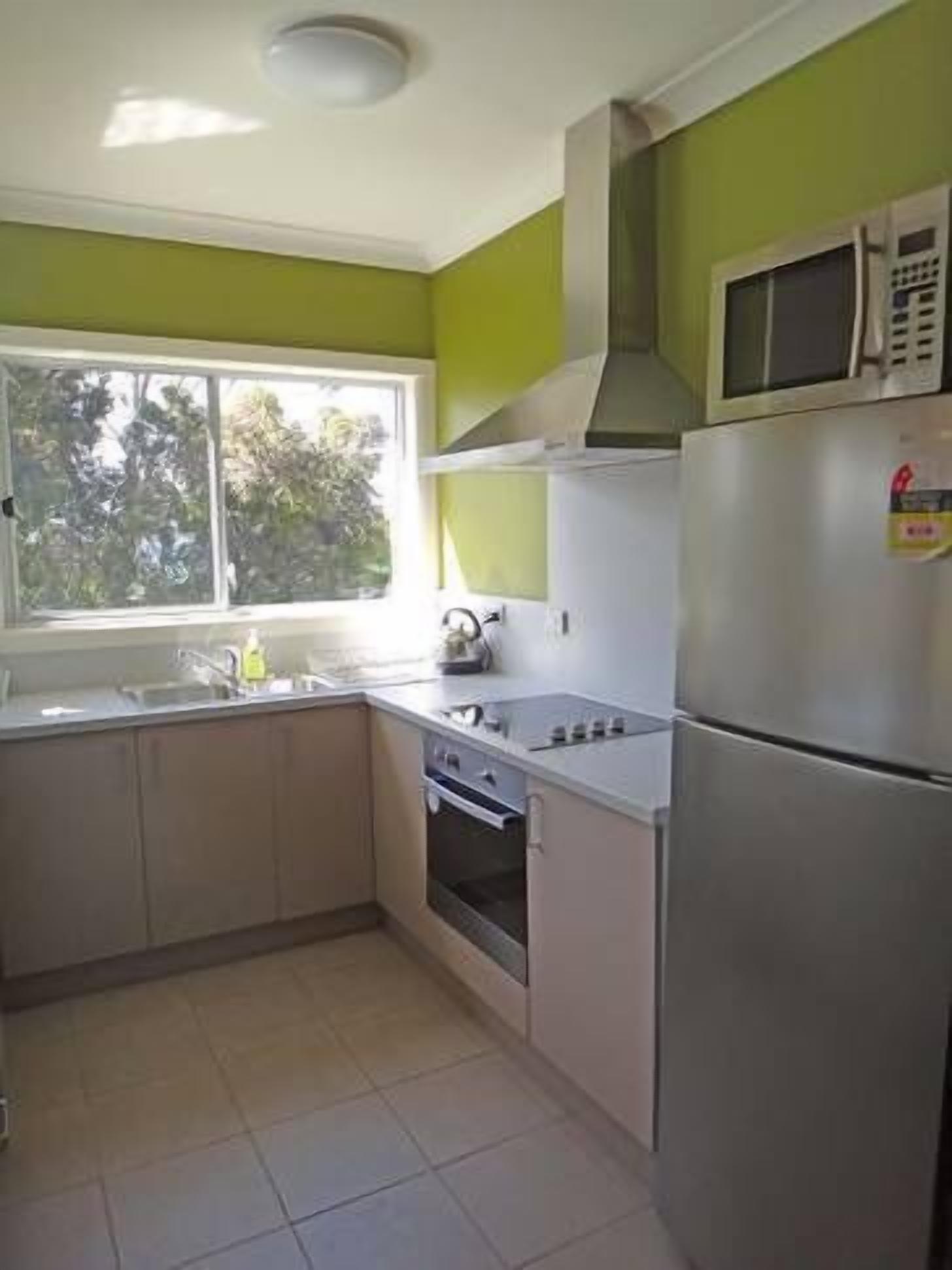Binalong Beach House — image 9