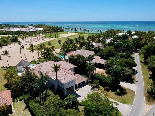 Best location PC Resort - 200yards from best beach - HOT TUB