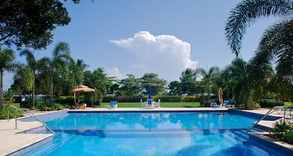 Le Condominiums @ PalmBeach 109, Hastings Christ Church, la plage, la piscine