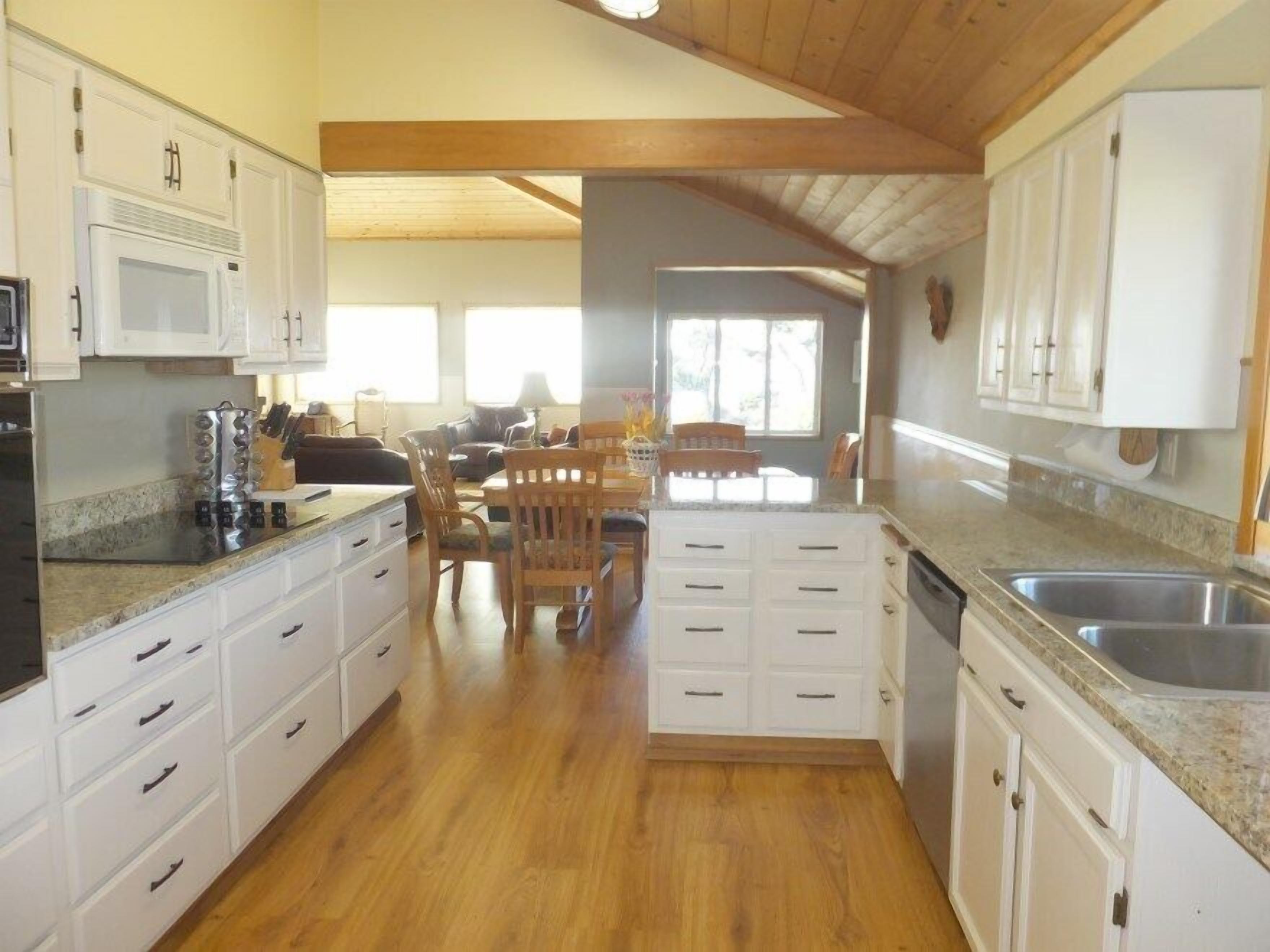 All Sunsets & Surf 4 bedrooms