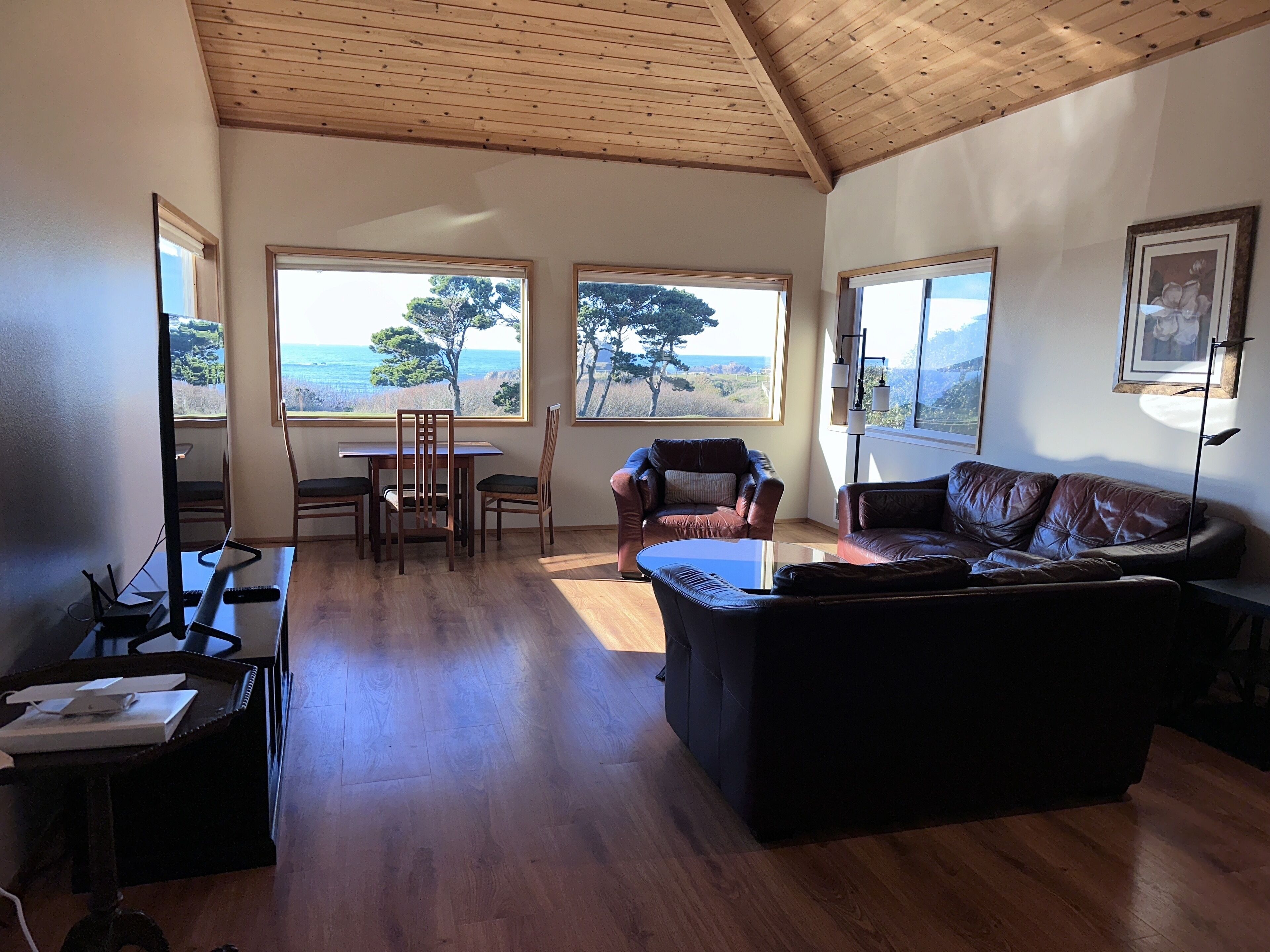 Fernseher, DVD-Player, Stereoanlage