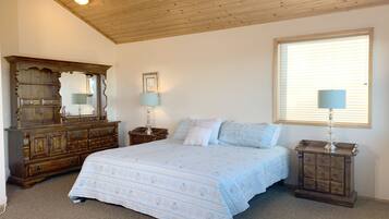 4 bedrooms, iron/ironing board, WiFi, bed sheets