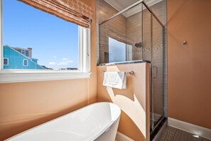 Baignoire, serviettes fournies