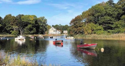 Cozy and beatifull 2br in New England . 5 min drive to the beach /sleeps 6