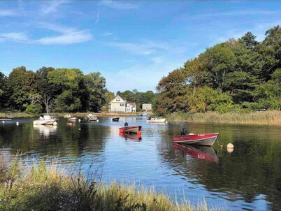 Cozy and beatifull 2br in New England . 5 min drive to the beach /sleeps 6