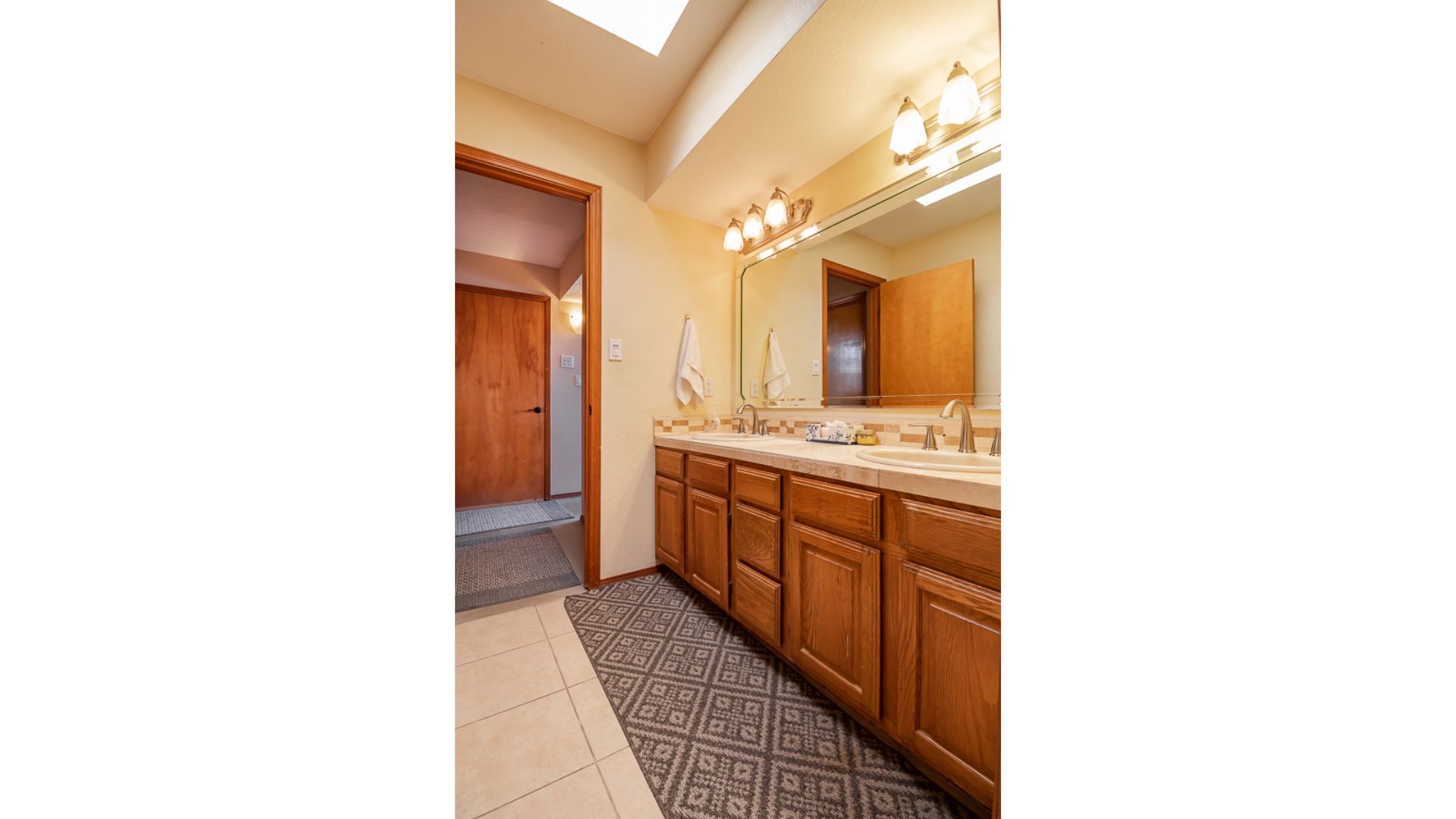 ⭐️3200ft🏊‍♂️Pool♨️Hot Tub🎱Billiards 🧳Sleeps 18 & Mtn Views🌄