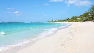 Espreguiçadeiras, toalhas de praia