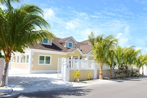 Exterior - WATERFRONT HAVEN - Oceanfront Escape in Eastern Nassau! NO HURRICANE DAMAGE  (Nassau)