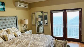 3 dormitorios, tabla de planchar con plancha, cuna de viaje