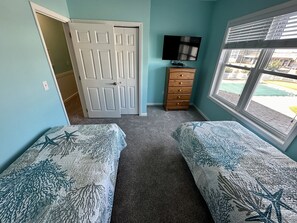 4 makuuhuonetta, työpöytä, silitysrauta/-lauta, ilmainen Wi-Fi