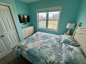 4 bedrooms, desk, iron/ironing board, free WiFi