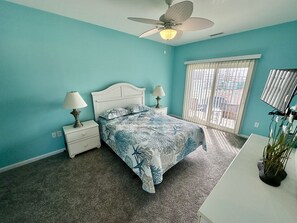 4 bedrooms, desk, iron/ironing board, free WiFi - Ocean Views, Steps To Beach, and Close To Everything! (Wildwood Crest)
