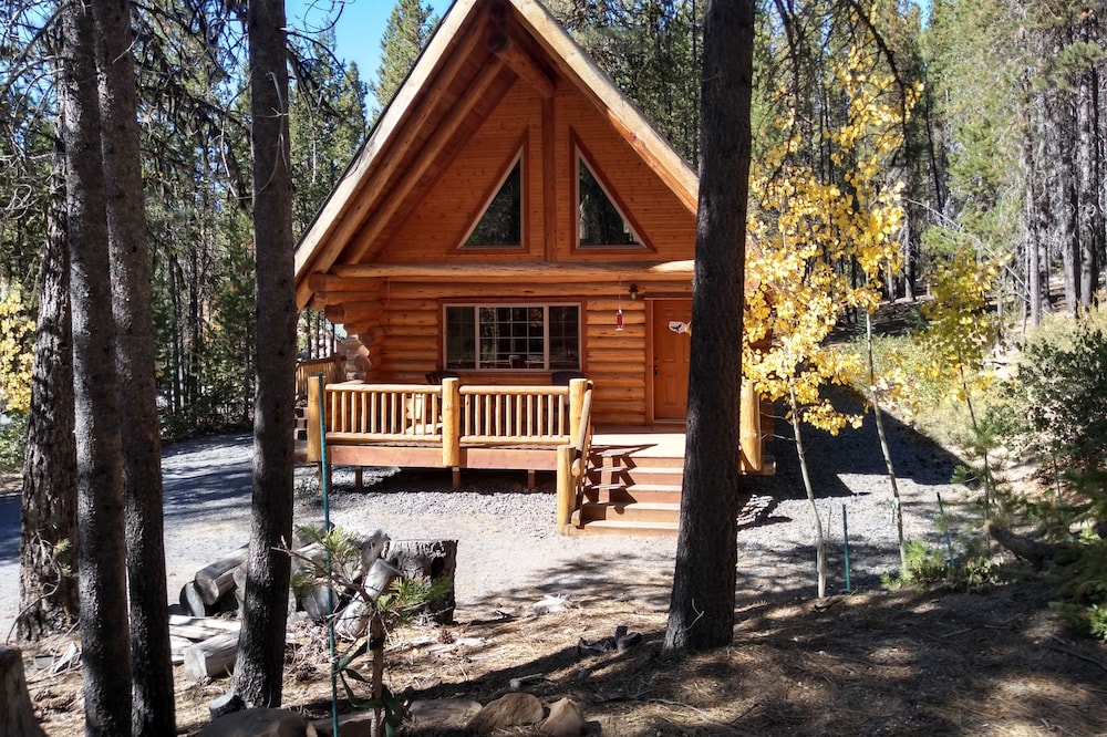 Caz's cozy cabin in the Cascades