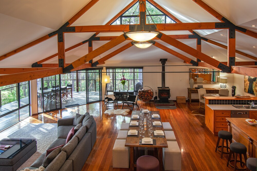 Calistoga Chalet - A Luxurious Chalet in the Trees!