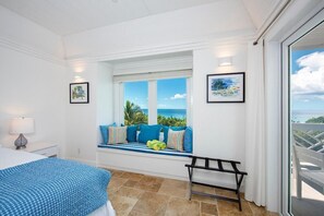 2 bedrooms, free WiFi, bed sheets - Condo w/Views, Beach, Htd Pool, Golf Cart (Governor's Harbour)