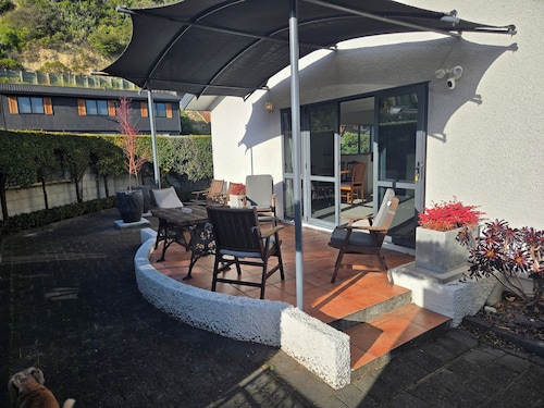 Ahuriri Townhouse modern and spacious ,free wifi.