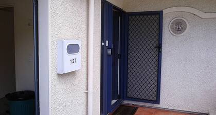 Ahuriri Townhouse modern and spacious ,free wifi.