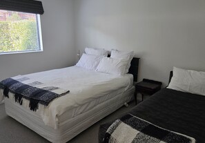 2 bedrooms, iron/ironing board, travel cot, free WiFi