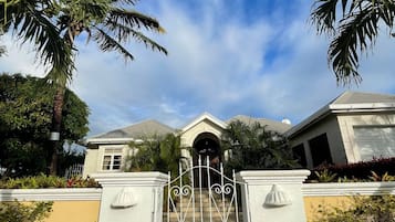 Enceinte de lâhĂ©bergement