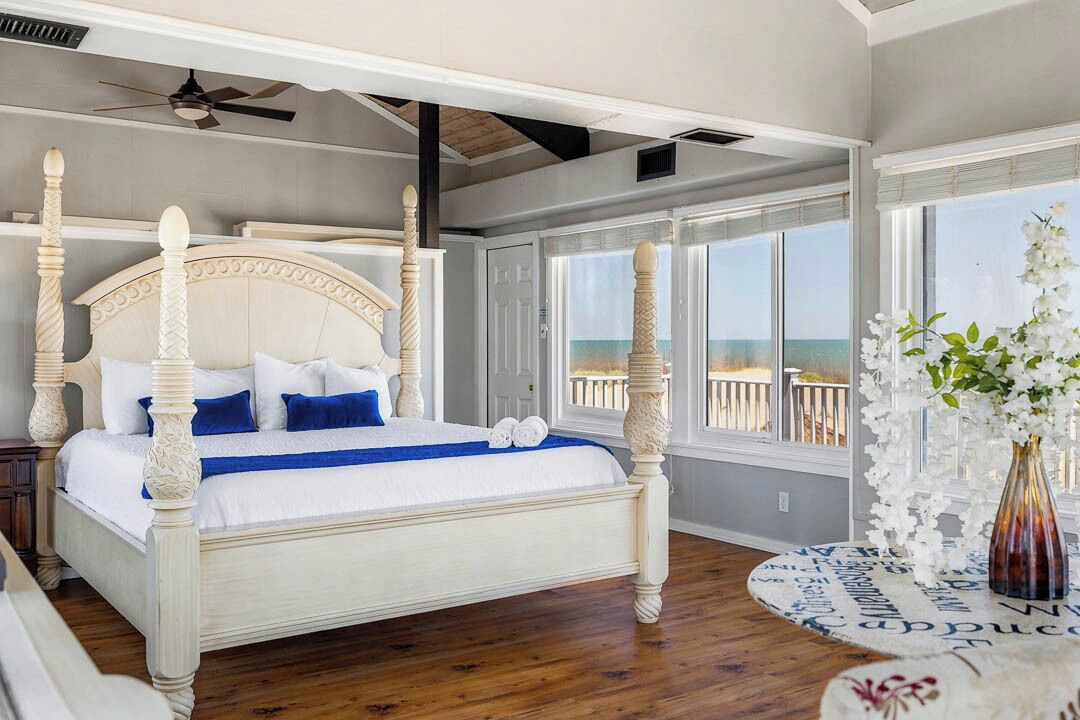 8 bedrooms, WiFi, bed sheets