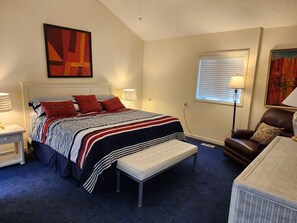 4 bedrooms, iron/ironing board, travel cot, free WiFi - A Blowing Rock Property-Ideal for summer get-aways, fall colors, &winter skiing (Blowing Rock)