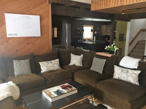 Televisión y chimenea