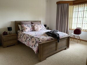 3 quartos, ferros/tábuas de passar roupa, berço de viagem, Wi-Fi