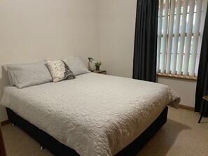 3 habitaciones, tabla de planchar con plancha, cuna de viaje y wifi