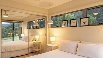 3 bedrooms, iron/ironing board, travel cot, free WiFi