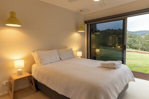 3 bedrooms, iron/ironing board, travel crib, free WiFi - Wollemi Retreat  (Rylstone)