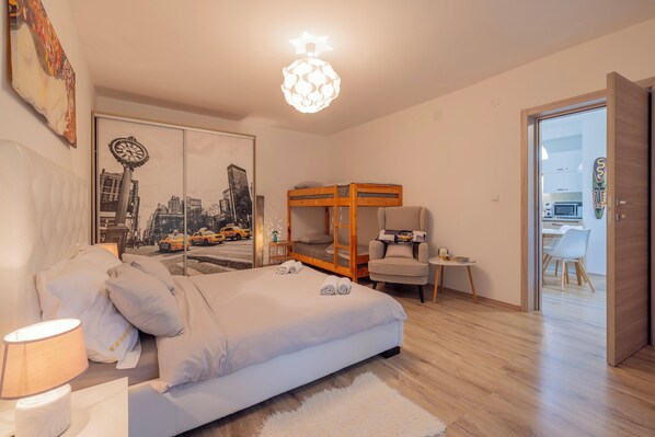 1 bedroom, iron/ironing board, travel cot, free WiFi