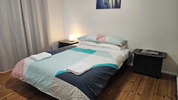 3 bedrooms, iron/ironing board, free WiFi, bed sheets