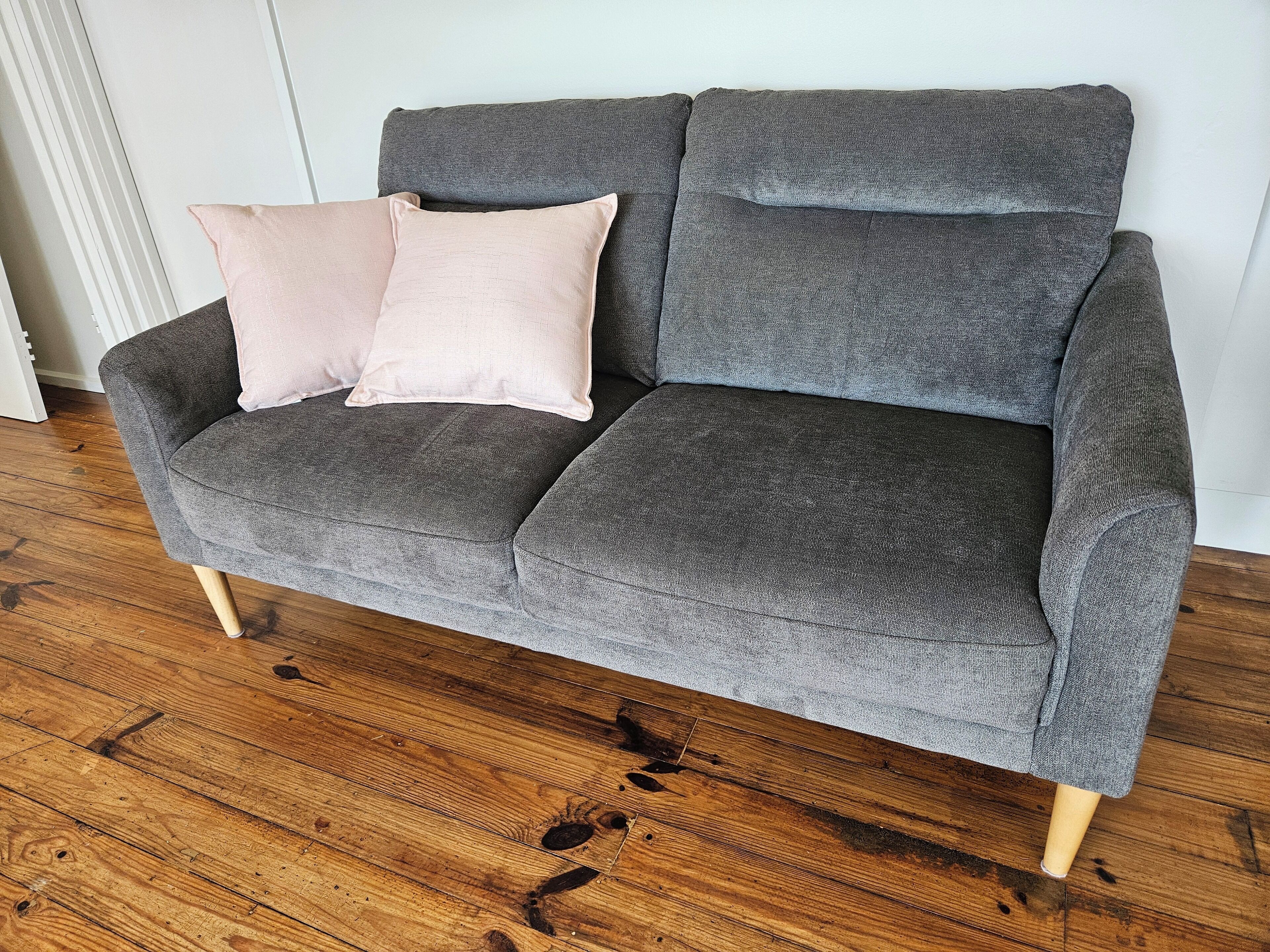 TV connectée, lecteur de DVD, jouets, livres